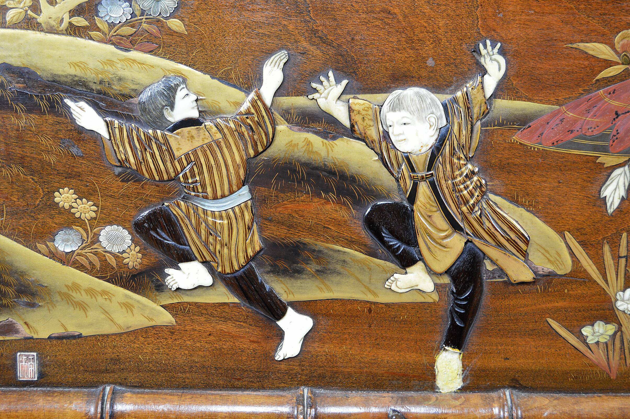 Bed to boards of Japanese marquetry, Japonisme, France, circa 1880