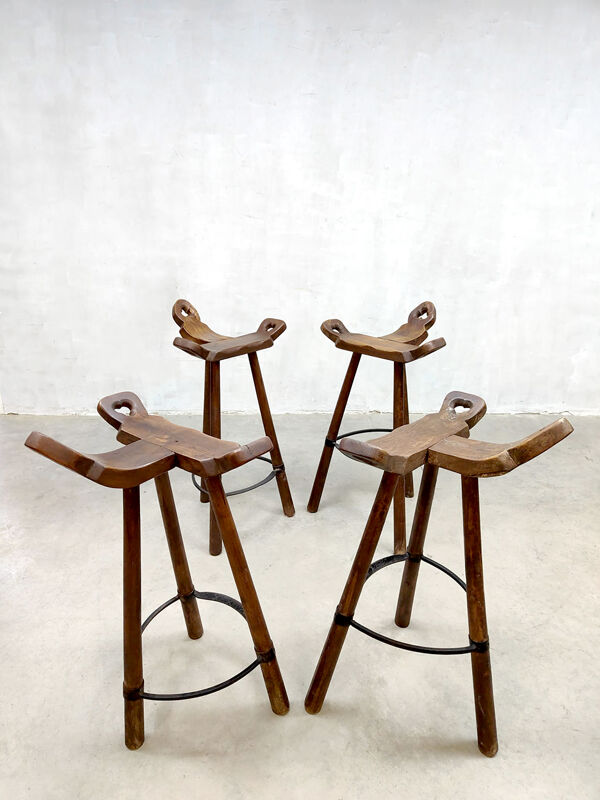 4 tabourets de bar tripodes