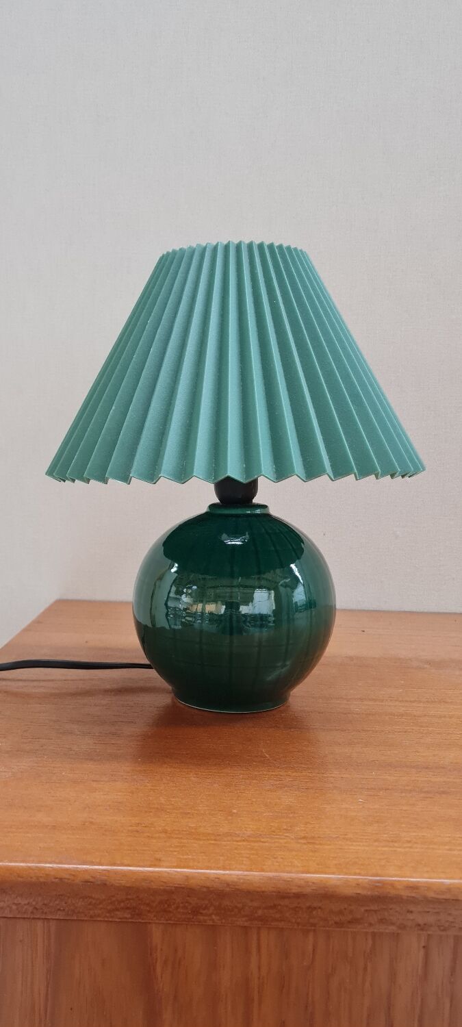 Ceramic table lamp