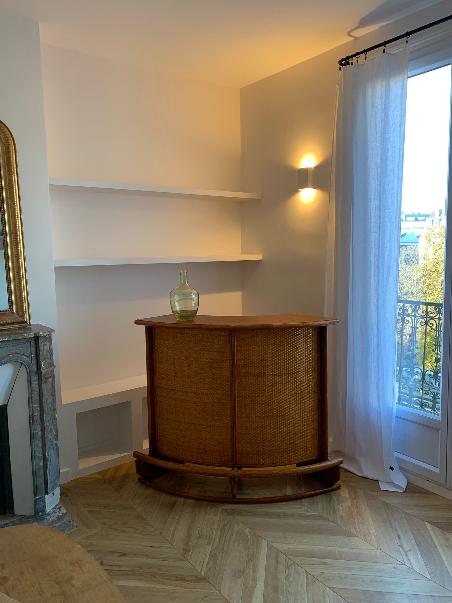 Vintage rattan bar