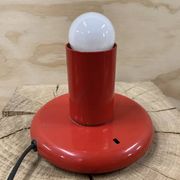 Lampe 1970 Kama Keur métal rouge