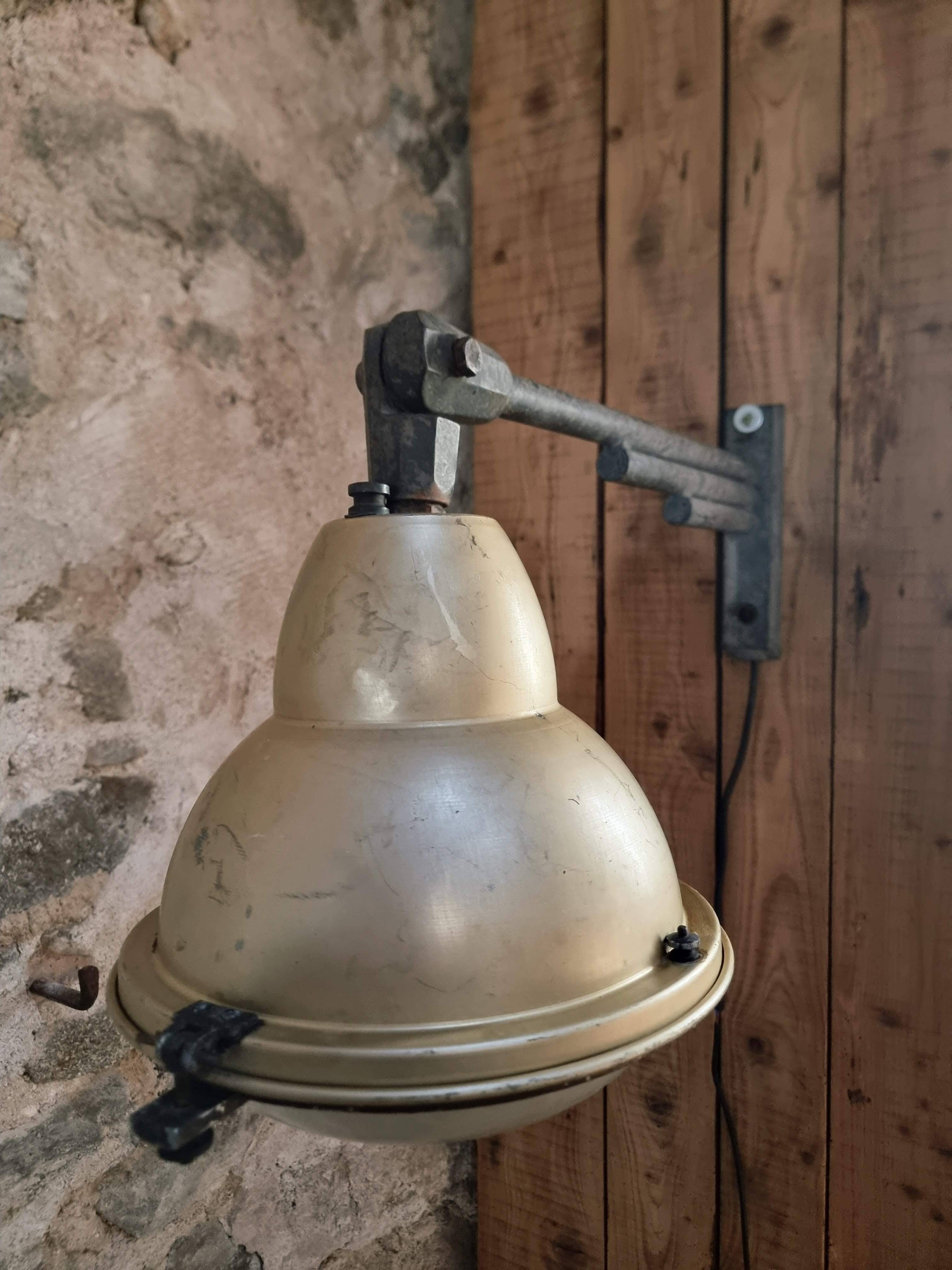 Applique murale vintage de lampadaire – lampe murale industrielle, bras réglable années 1950