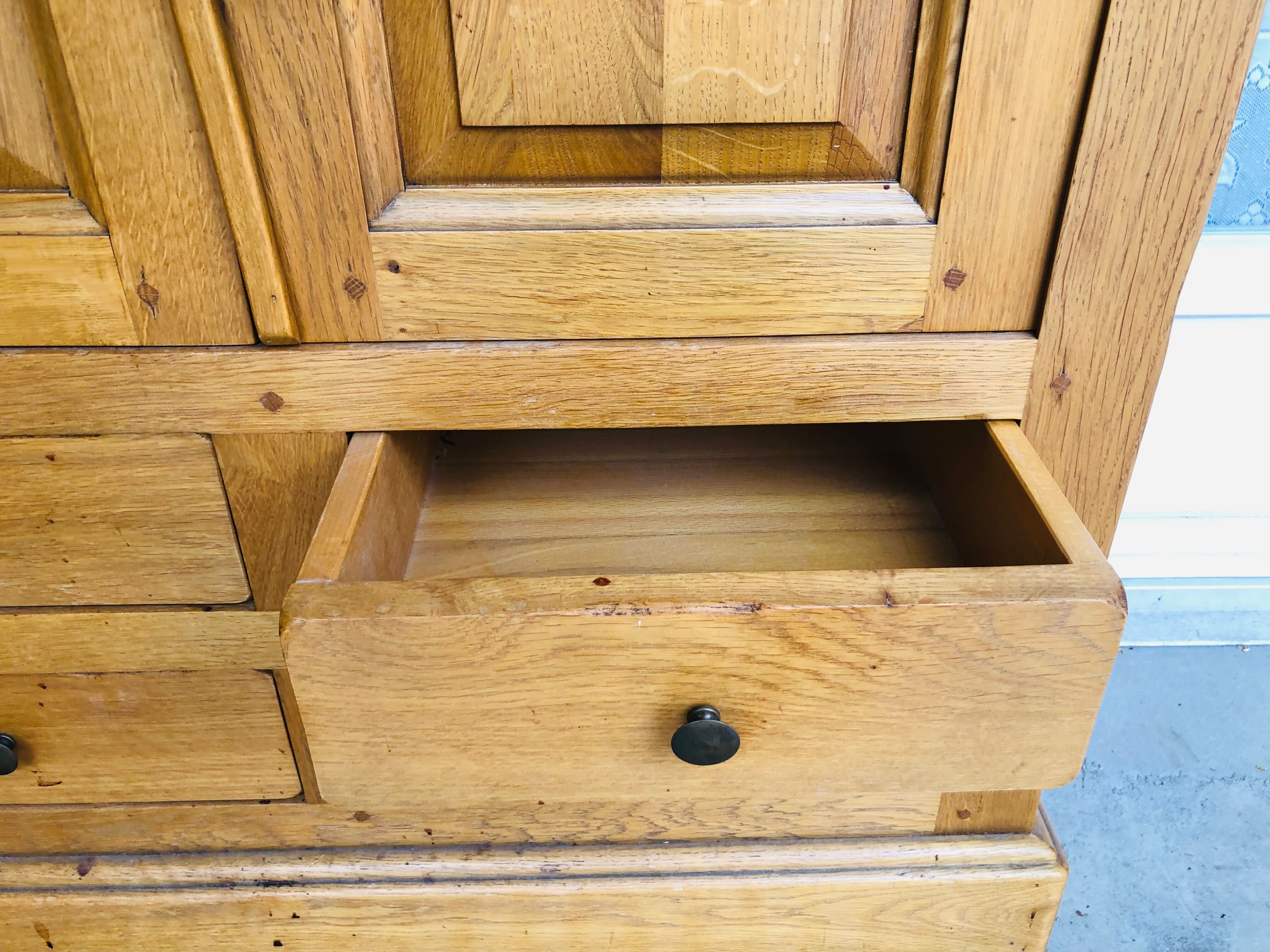Entrance cabinet in light solid wood