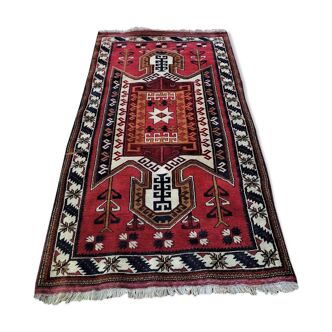 Old oriental carpet. wool made hands. ( 190 x 112 )