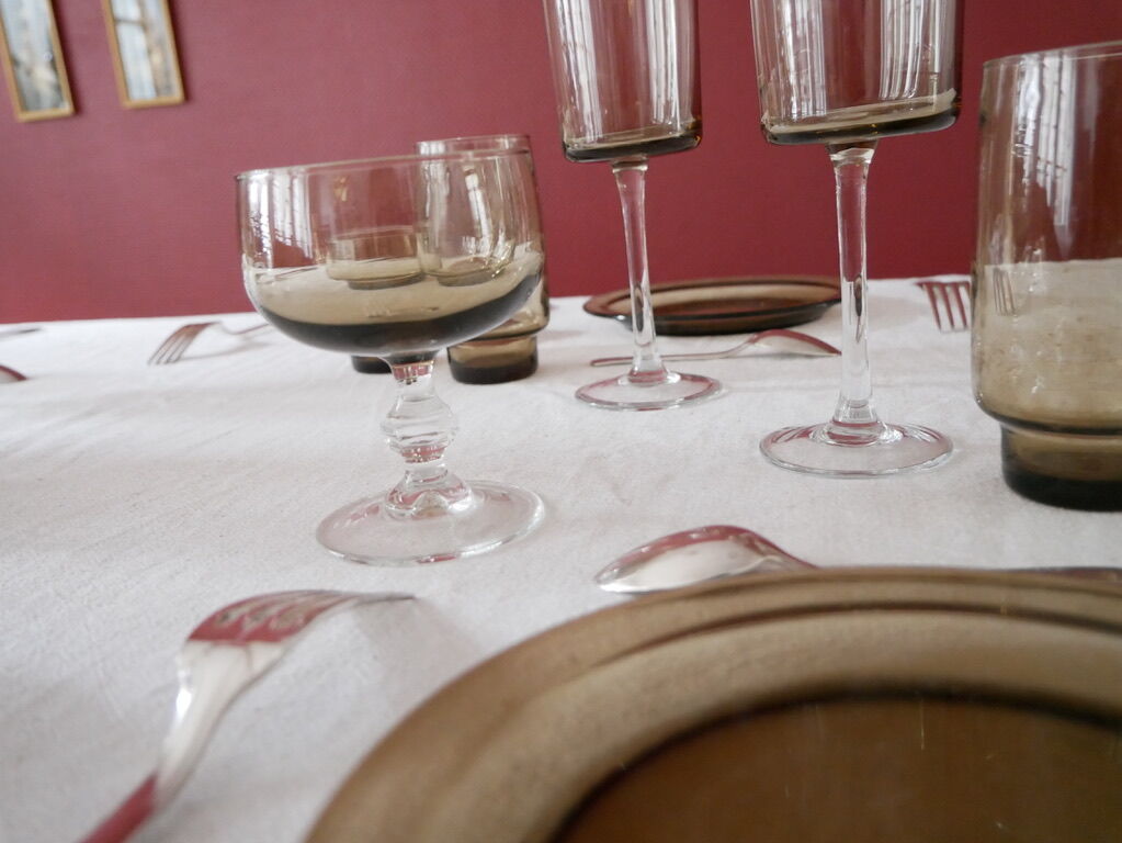 Ensemble de 6 coupes en verre fumé