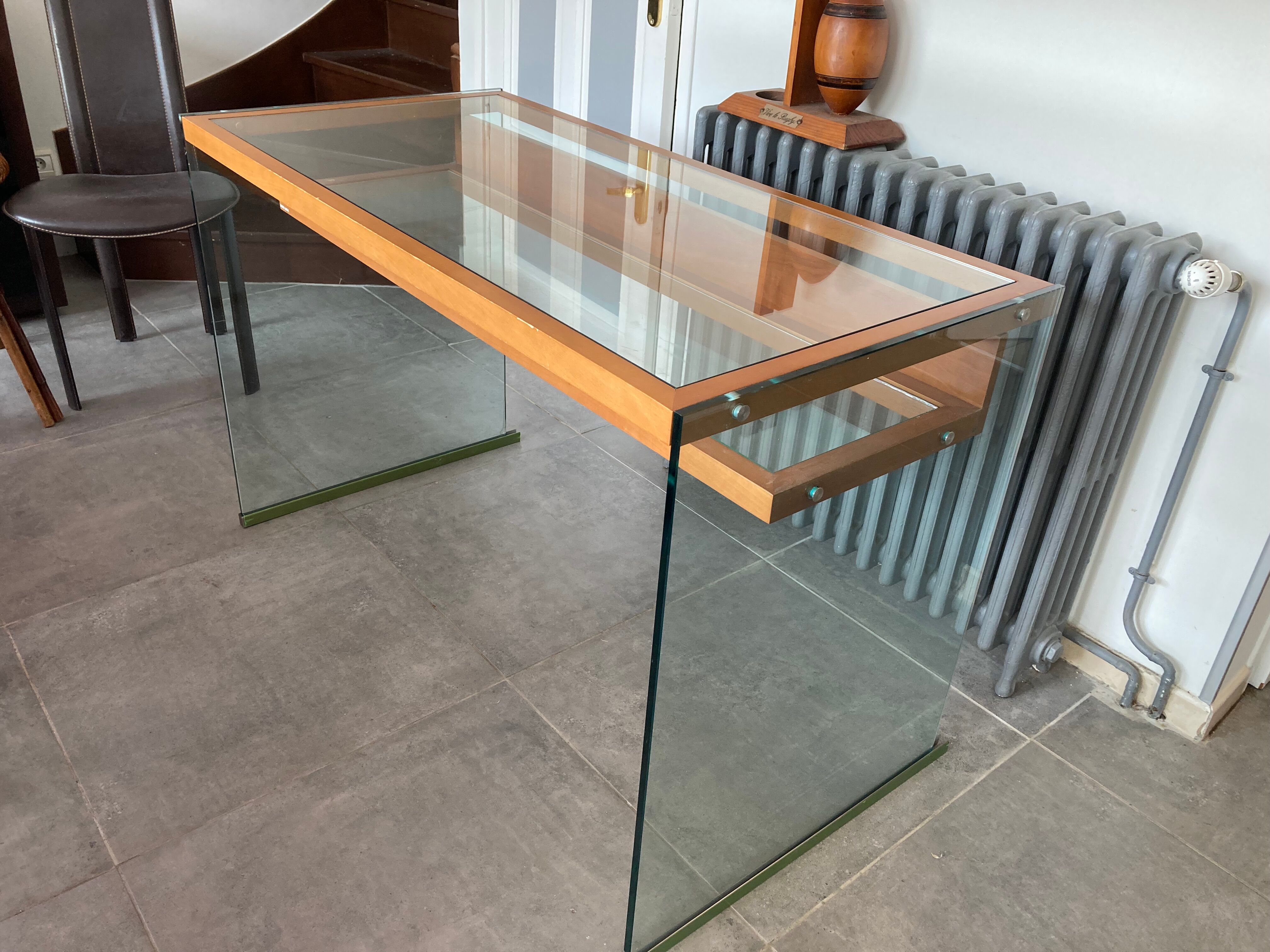 Desk glass structure