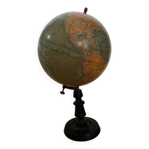 Grand globe terrestre