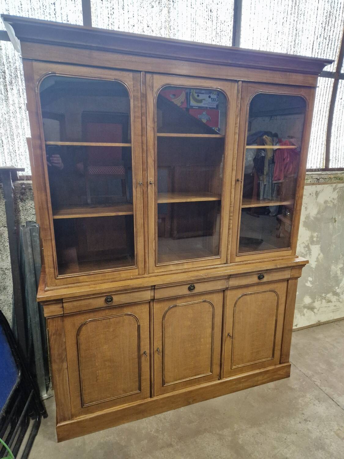 6-door bookcase