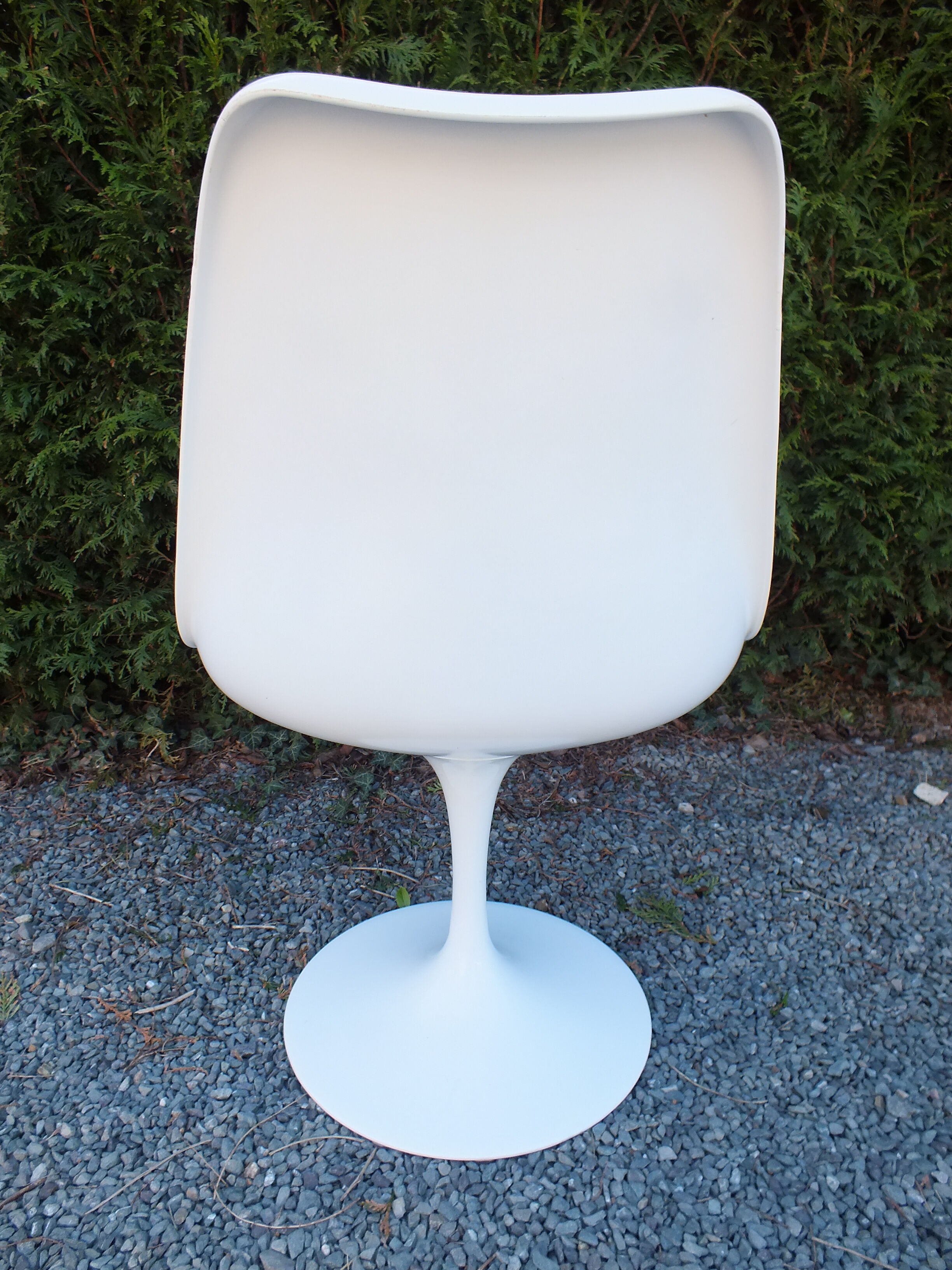 Tulip Chair Knoll International Design Saarinen