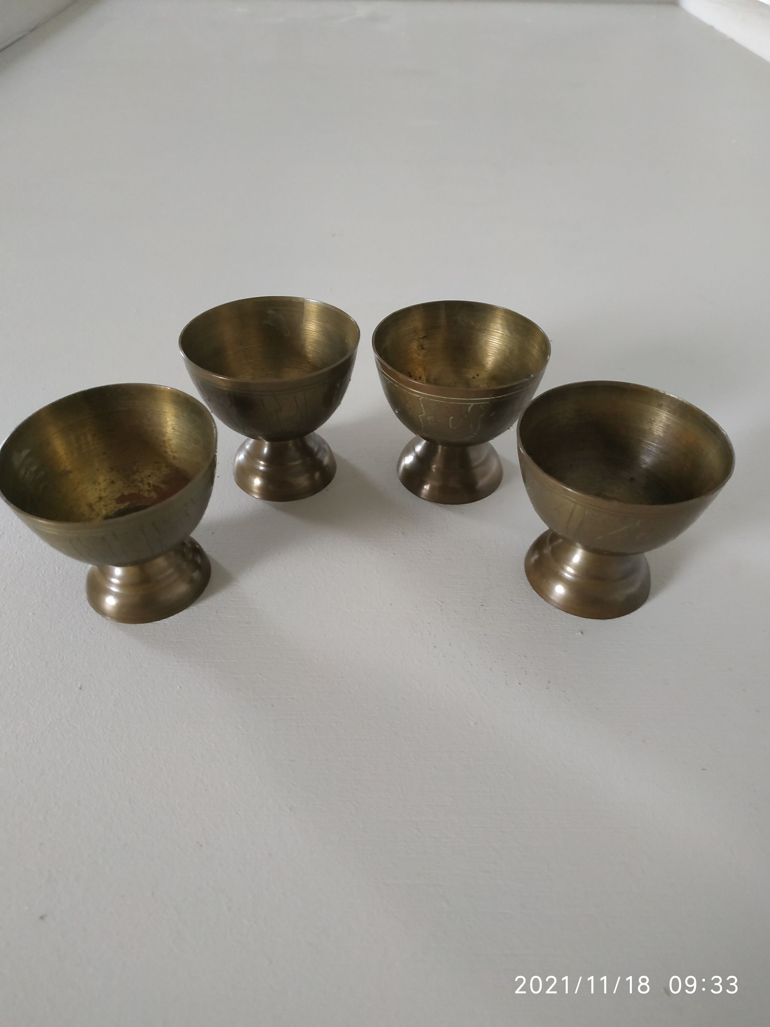 4 eggcups