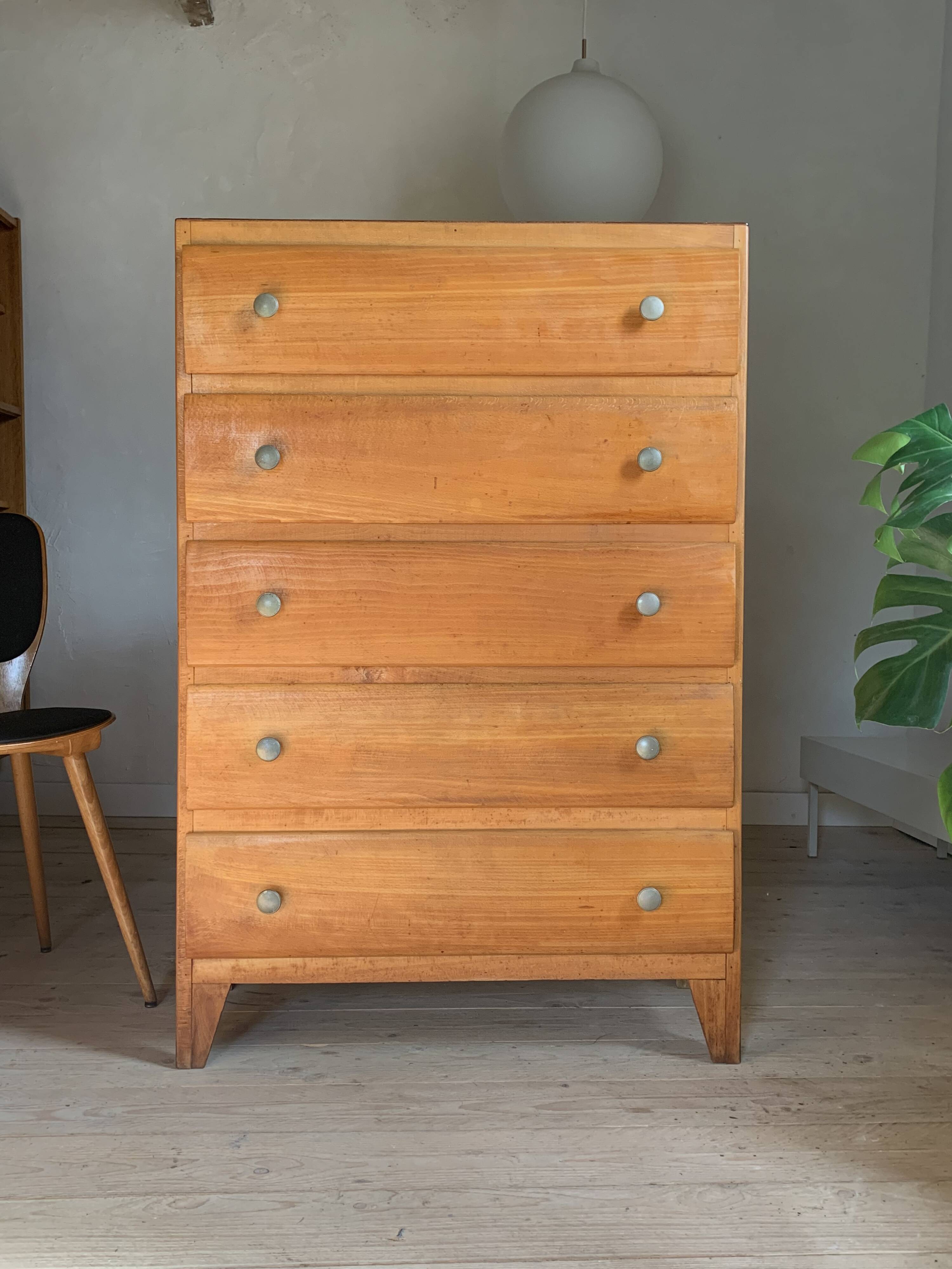 Vintage chest of drawers