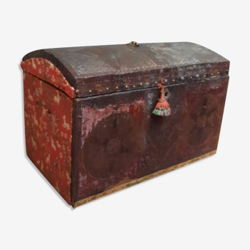 Oriental trunk of the early twentieth century