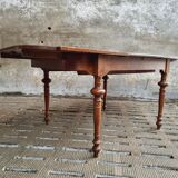 Antique extendable diningtable