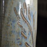 Vase rouleau/tube en grès ciselé et vernissé signé