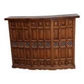 Indoor bar by Guillerme and Chambron
