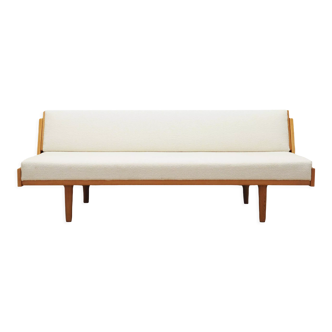 Ash sofa by Hans J. Wegner, production Getama 1960