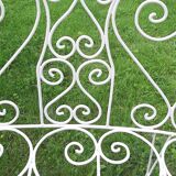 Rounded garden bench iron forge white color