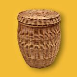 Large vintage wicker basket with lid – circa 1960
