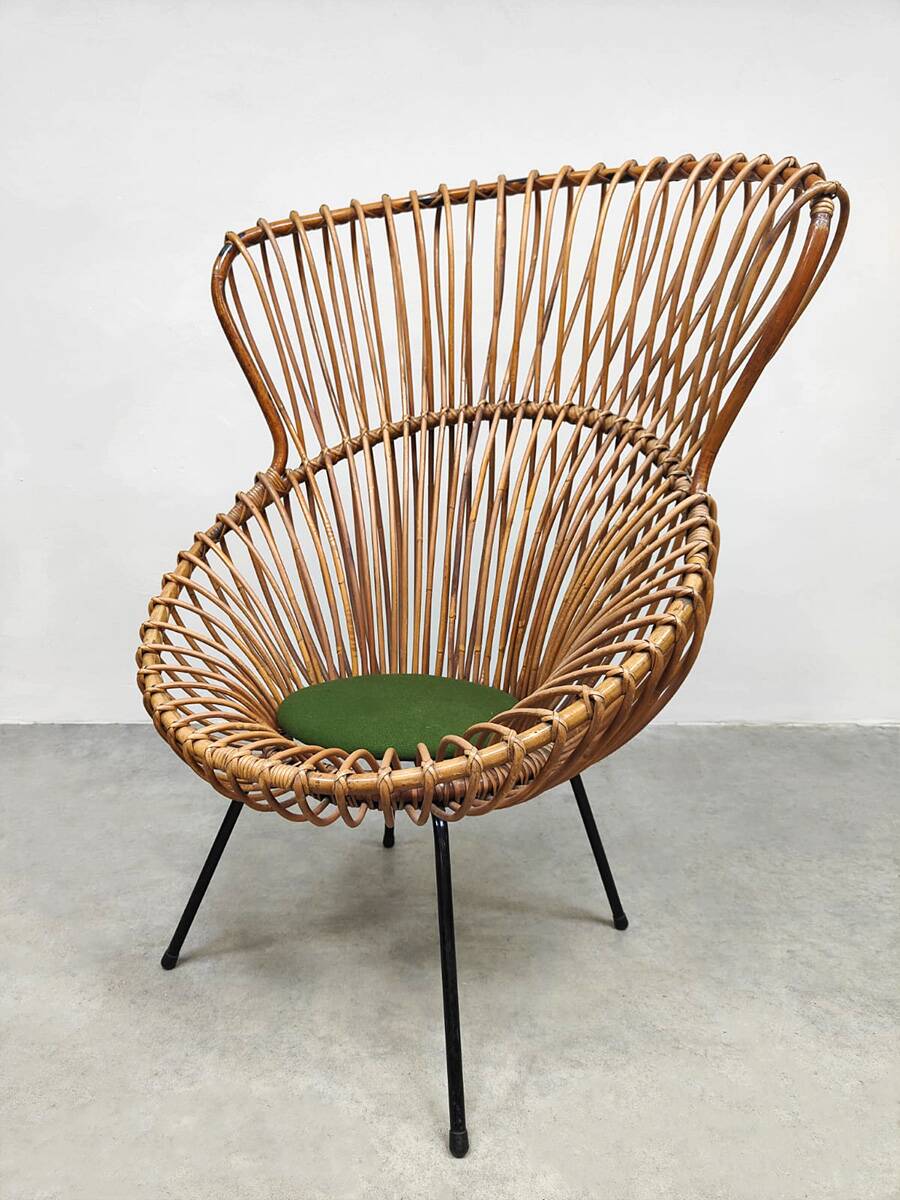 Vintage rattan lounge chair