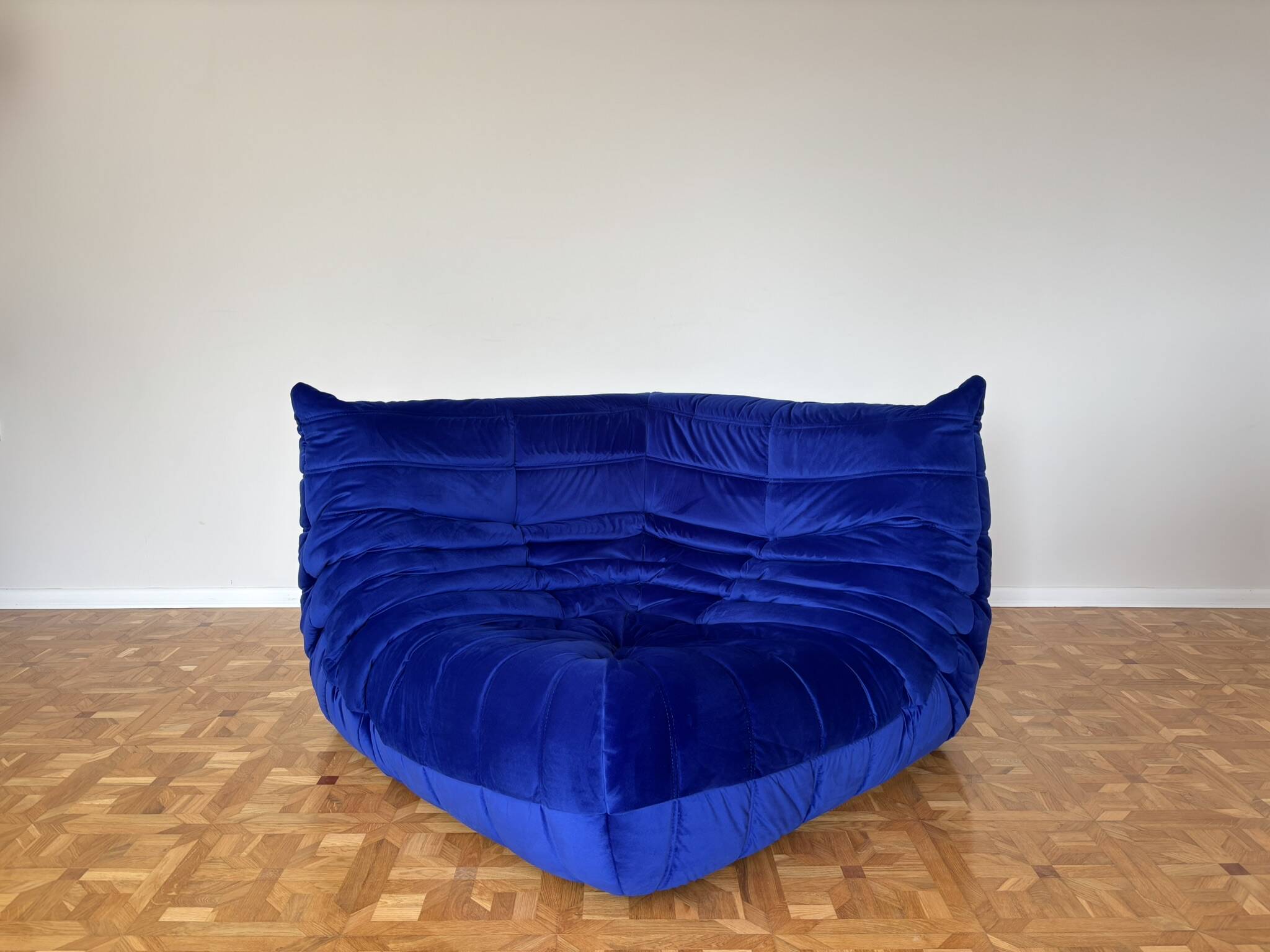 Canapé d'angle Togo avec pouf par Michel Ducaroy pour Ligne Roset