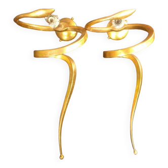 Pair of serpent "teo" lamp wall lights in gold aluminum, enzo ciampalini - 1970s