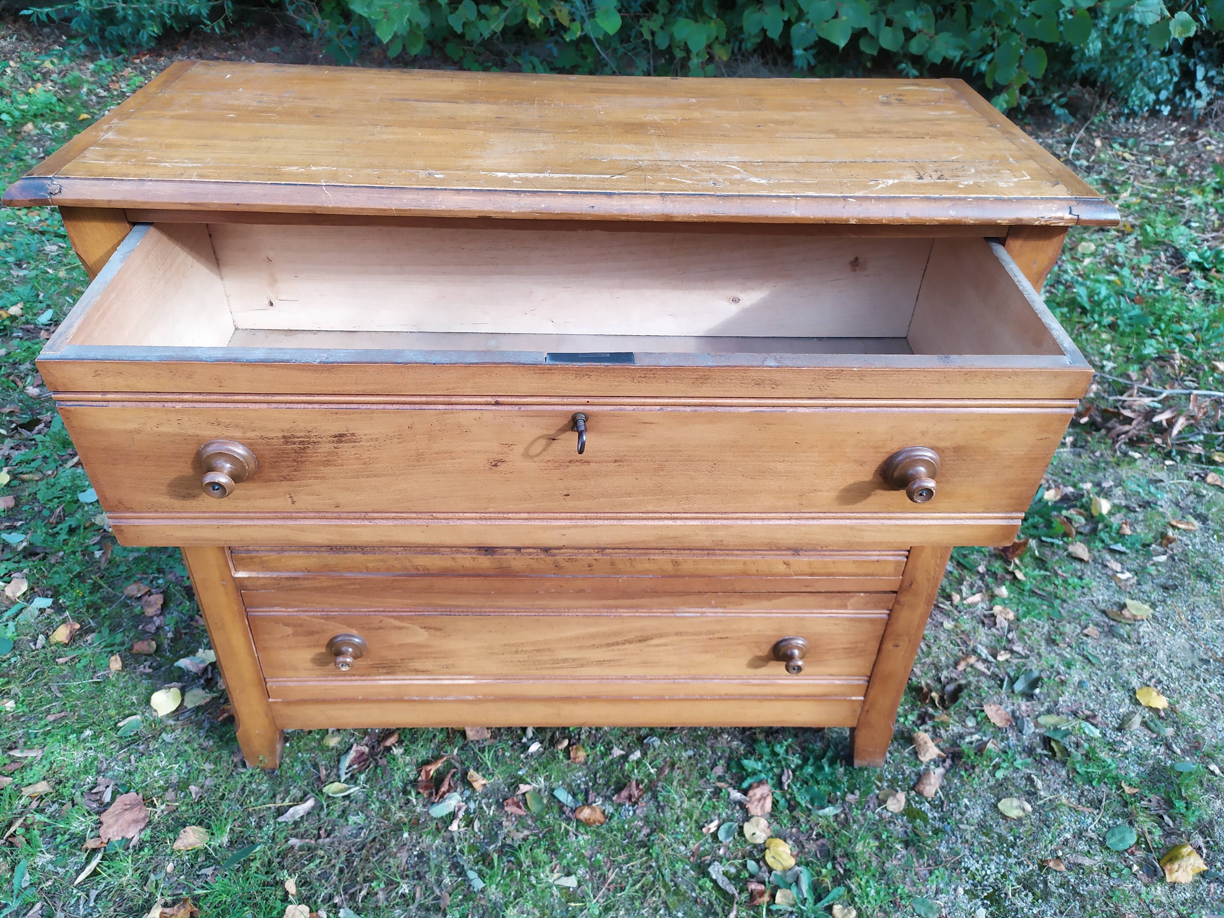 Vintage pine chest of drawers