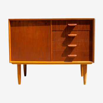 Scandinavian chest of drawers