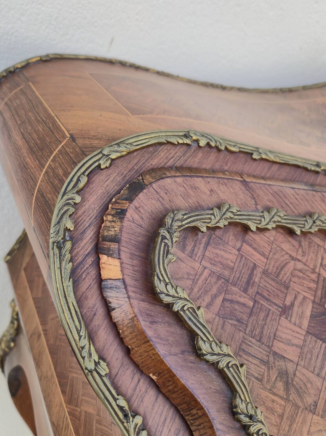 Louis XV style lady's desk in marquetry and bronze