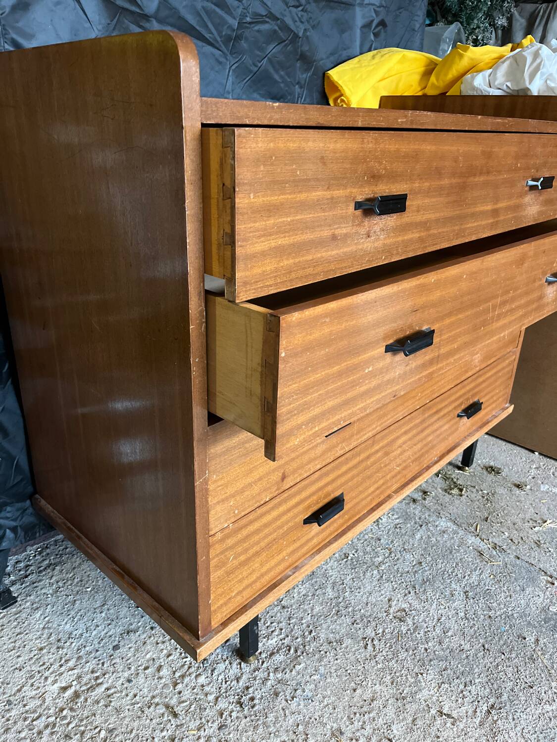 Commode vintage