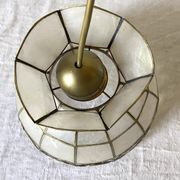Suspension vintage en nacre et laiton