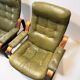 Ensemble de 2 fauteuils de salon vert olive – Göte Möbler, Suède, années 1970