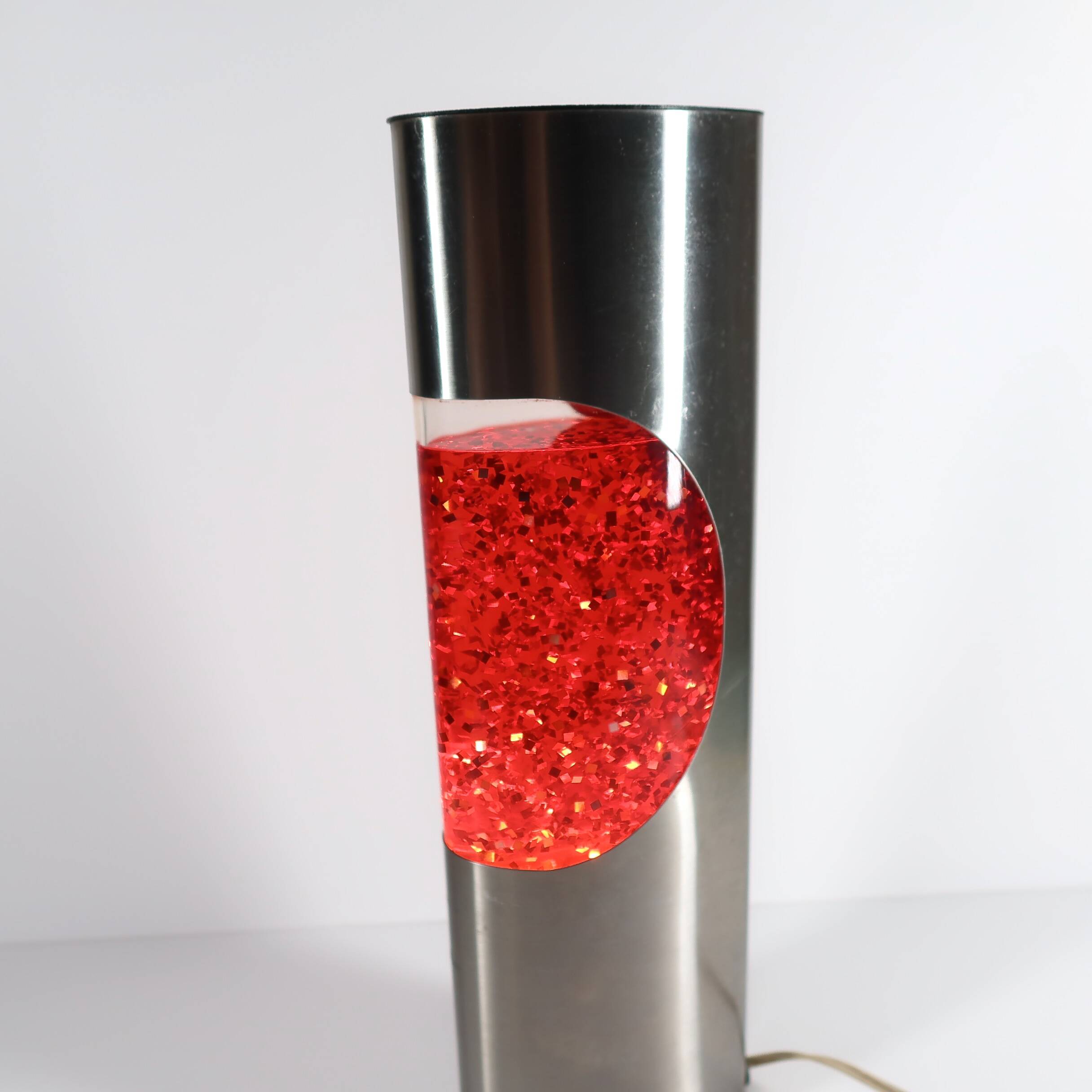 Retro decorative lamp with red glitter – brushed metal design