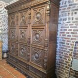 Flemish 3-door oak wardrobe