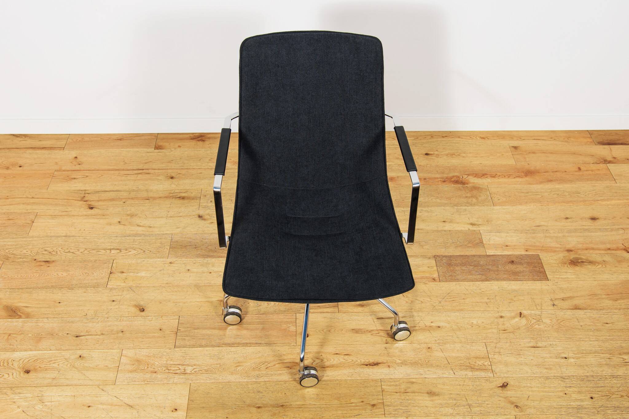 Mid-Century Conference Chairs "Comet" by Gunilla Allard for Lammhults, Sweden, 1990s, Set of 4