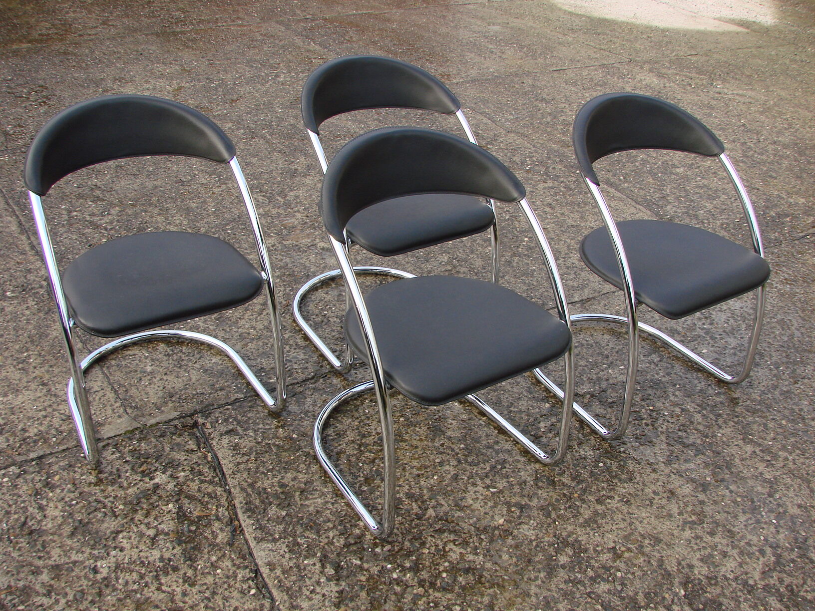 Set of 4 chairs, Italy 1970s