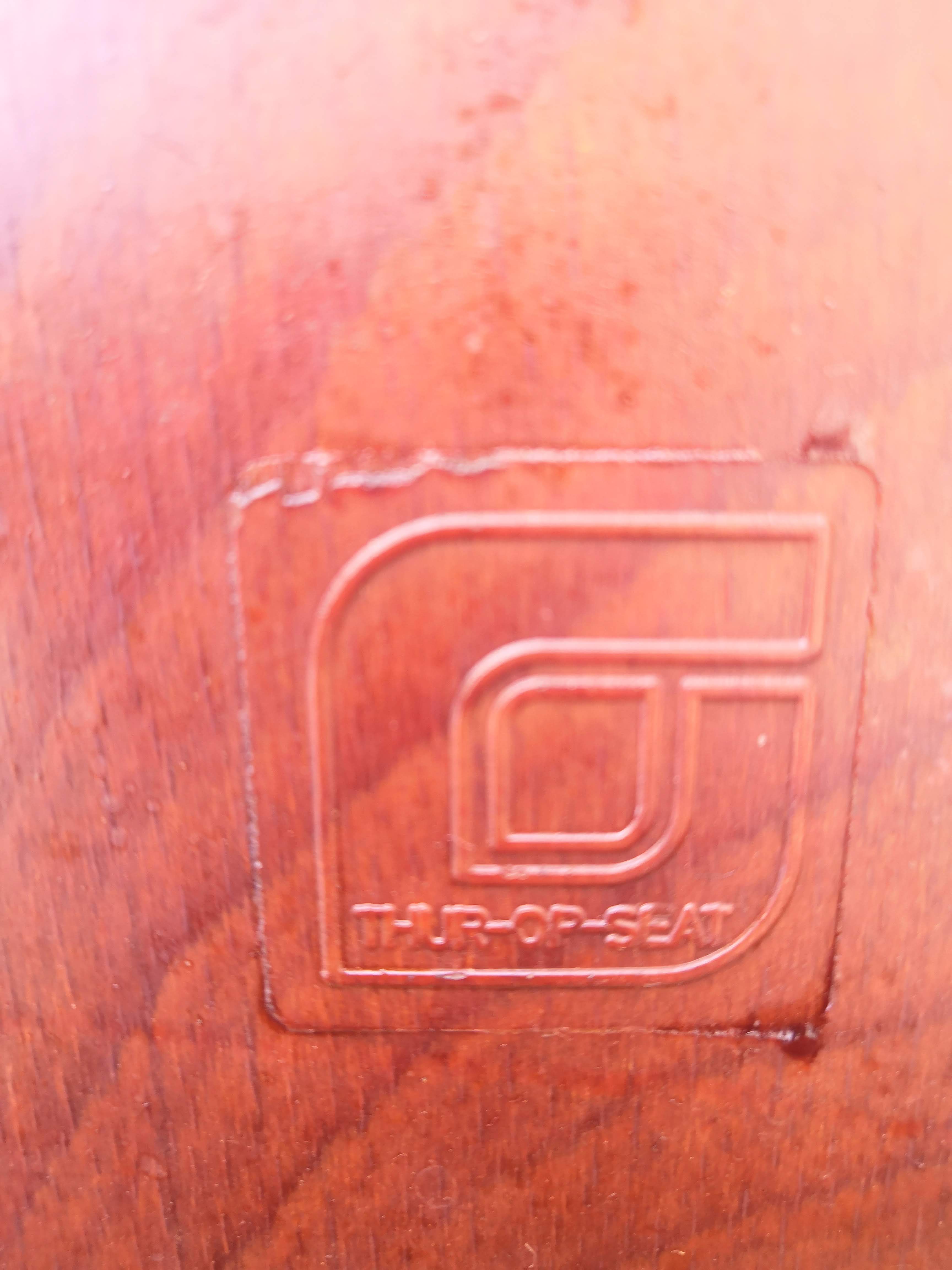 9 Pagholz Thur-Op-Seat chairs