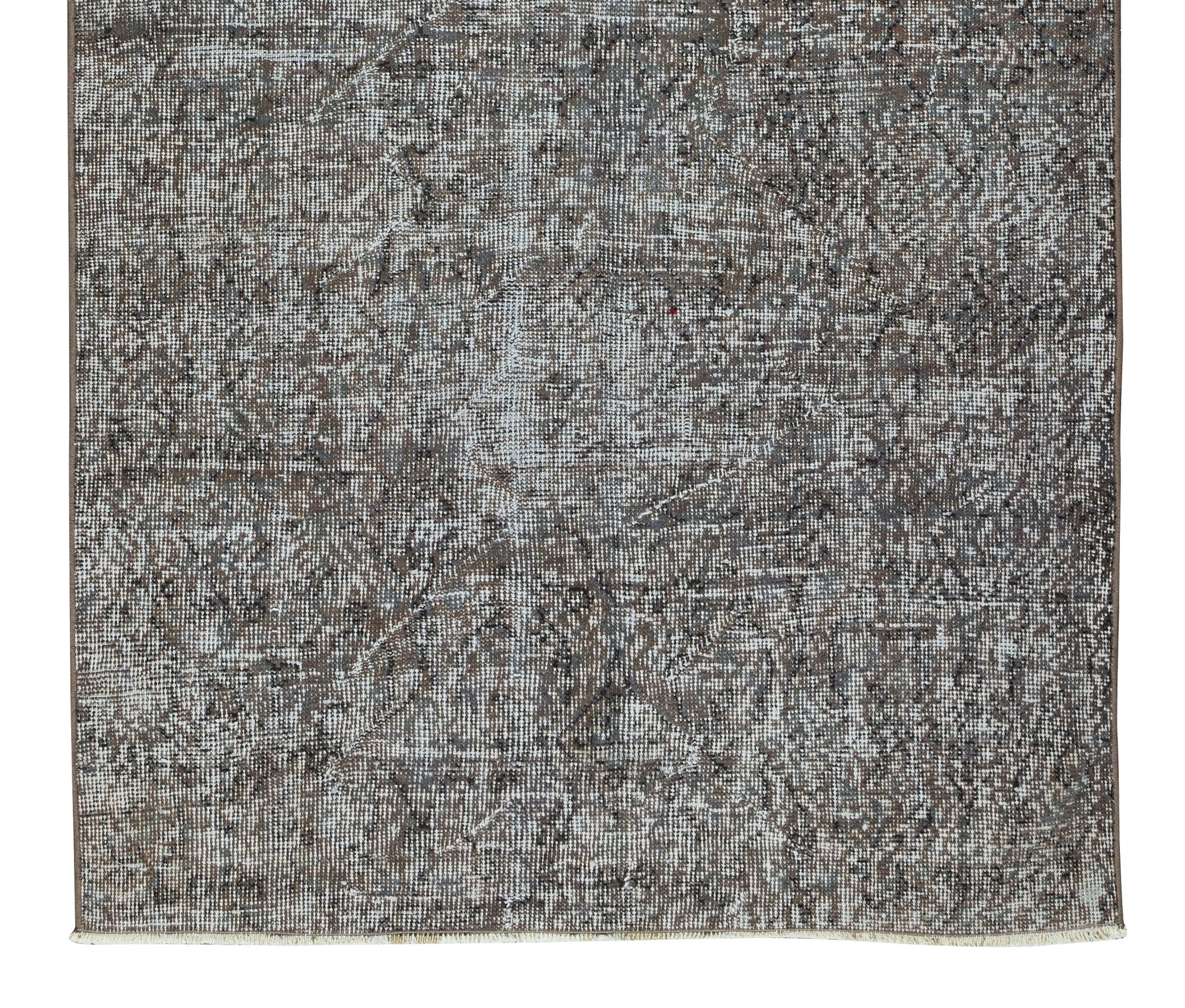 Tapis surteint gris en laine anatolienne vintage fait à la main