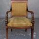 Paire de fauteuils en noyer de style restauration