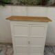 Meuble, buffet peint en beige, plateau en bois brut