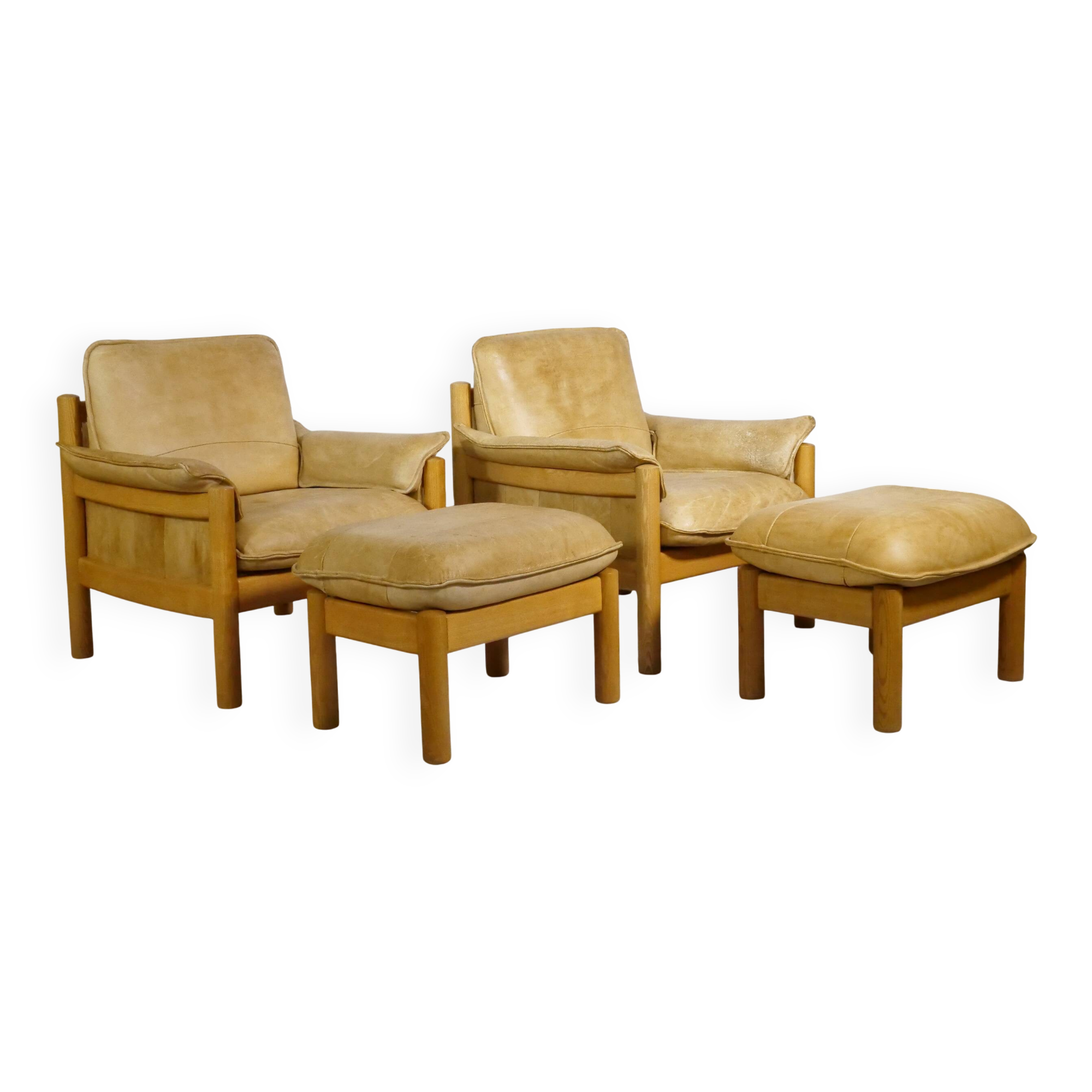 Fauteuils en cuir camel avec poufs, style milieu de siècle, lot de 2, années 1970