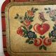 Plateau russe peint en relief