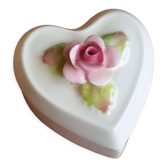 Small heart box in English porcelain