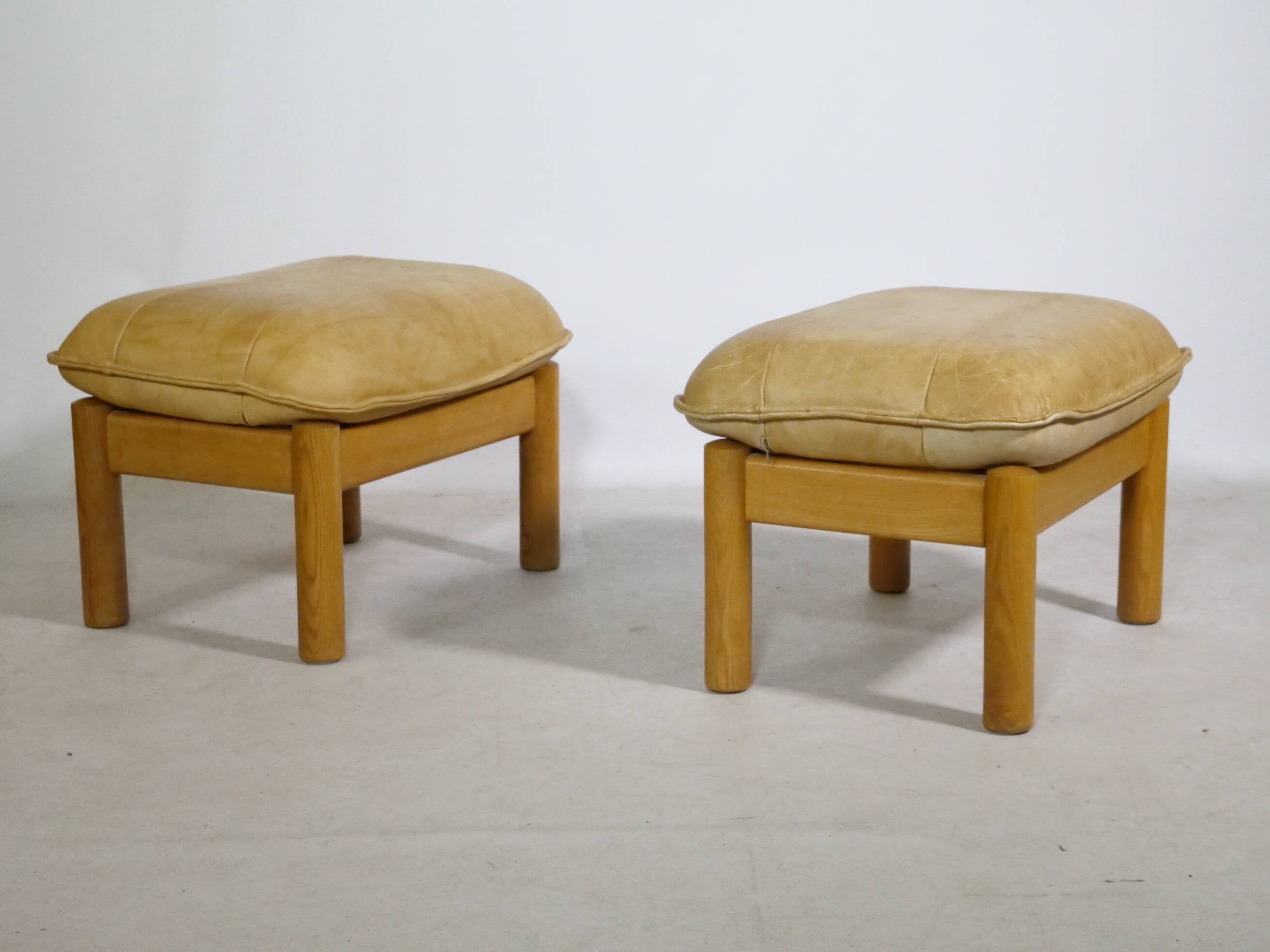 Mid-Century Camel Leather Armchairs with Ottomans, Set of 2, 1970s