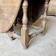 Large drop-leaf table in solid oak – English country style.