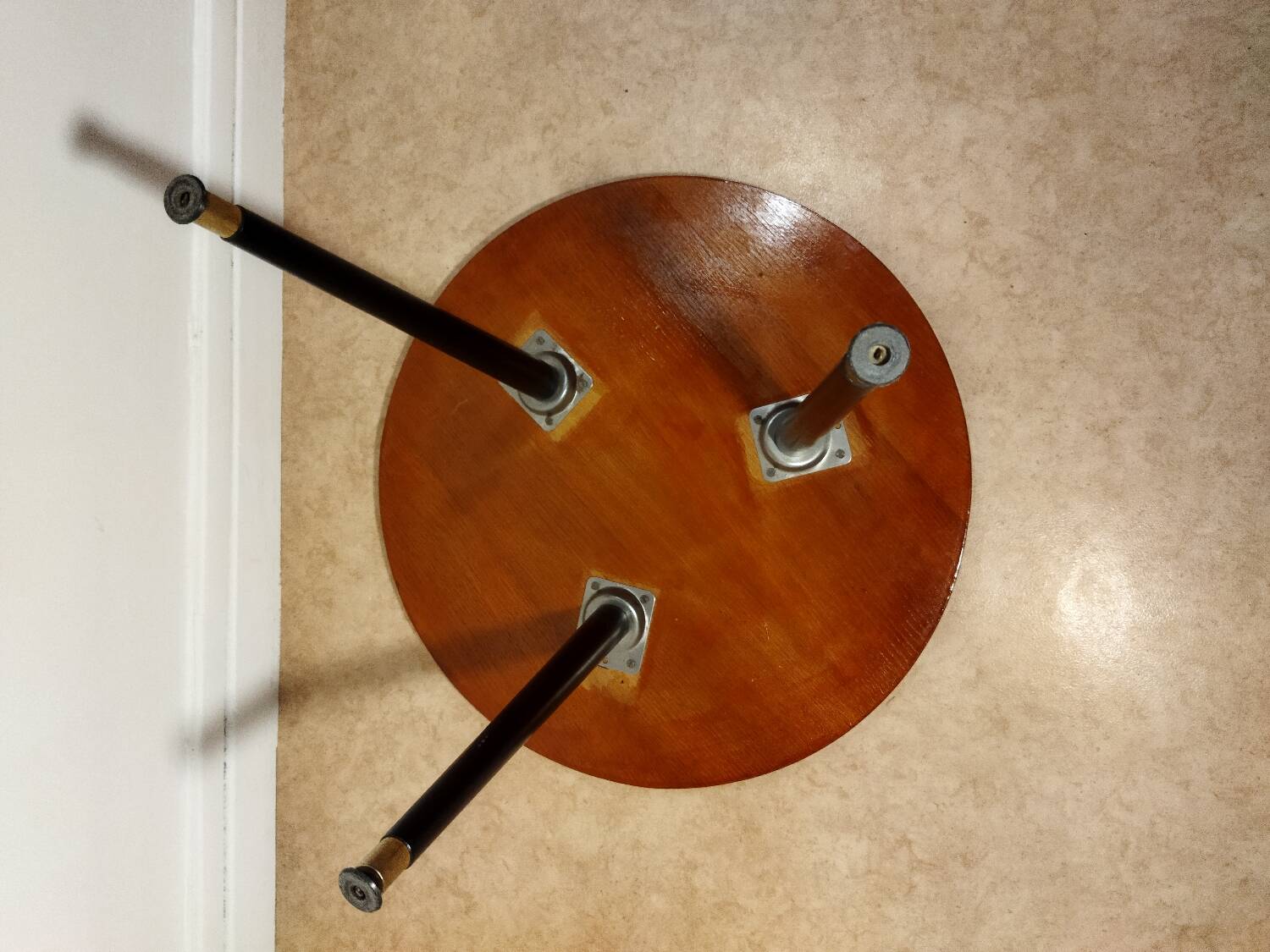 Coffee table with compass legs