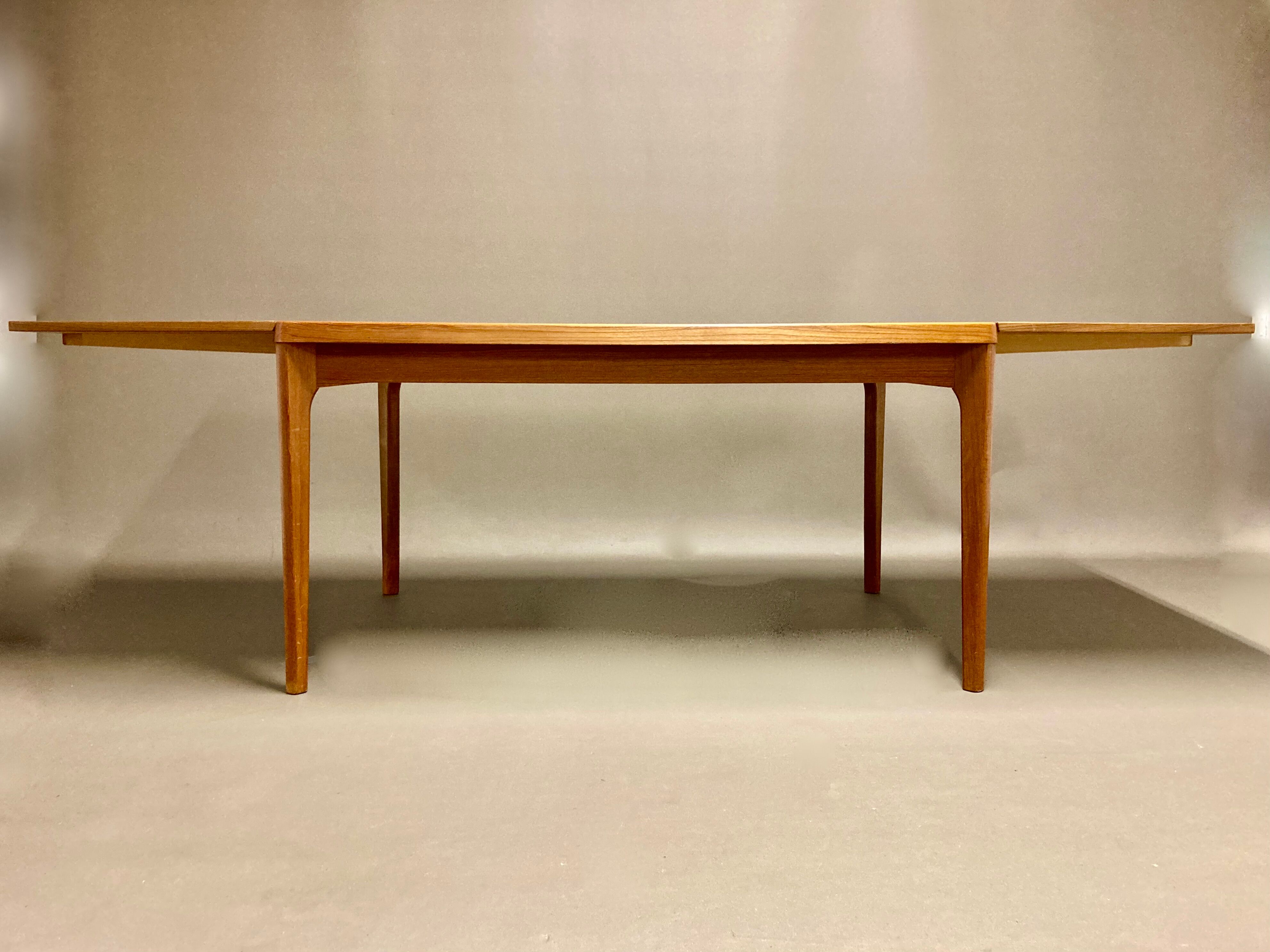 Set table and chairs Scandinavian design 1950.
