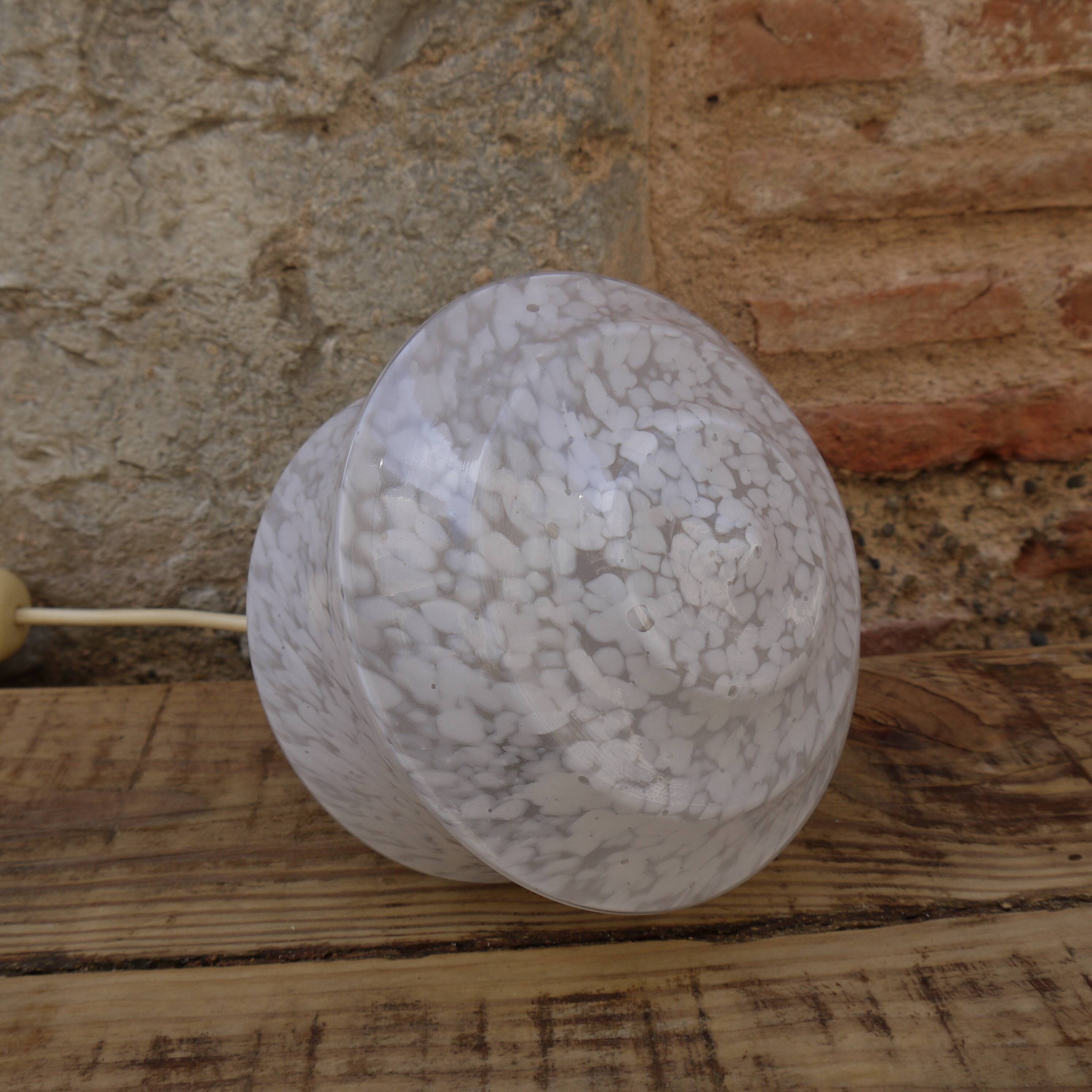 Clichy glass suspension