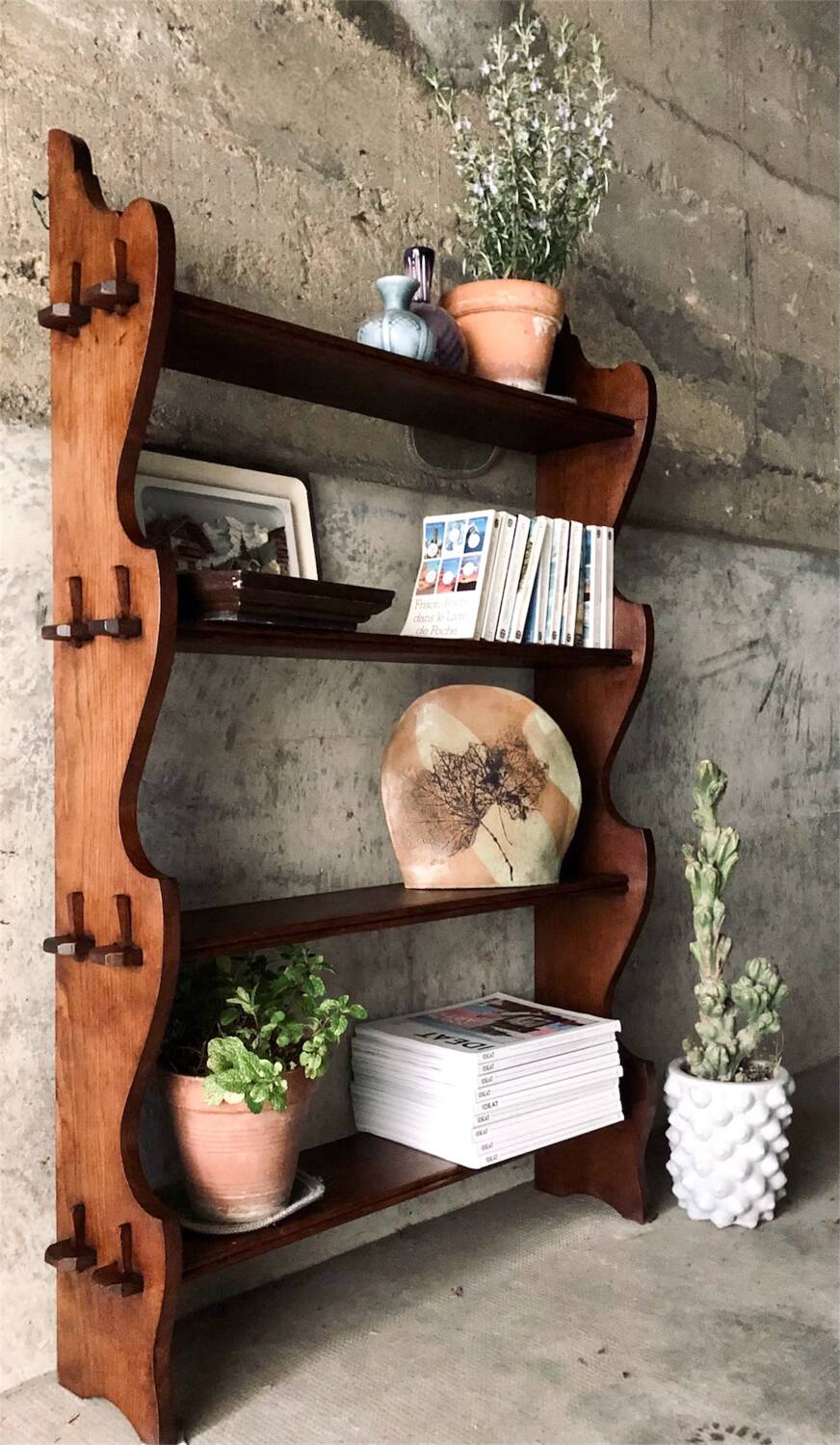 Brutalist shelf with dowels in solid oak