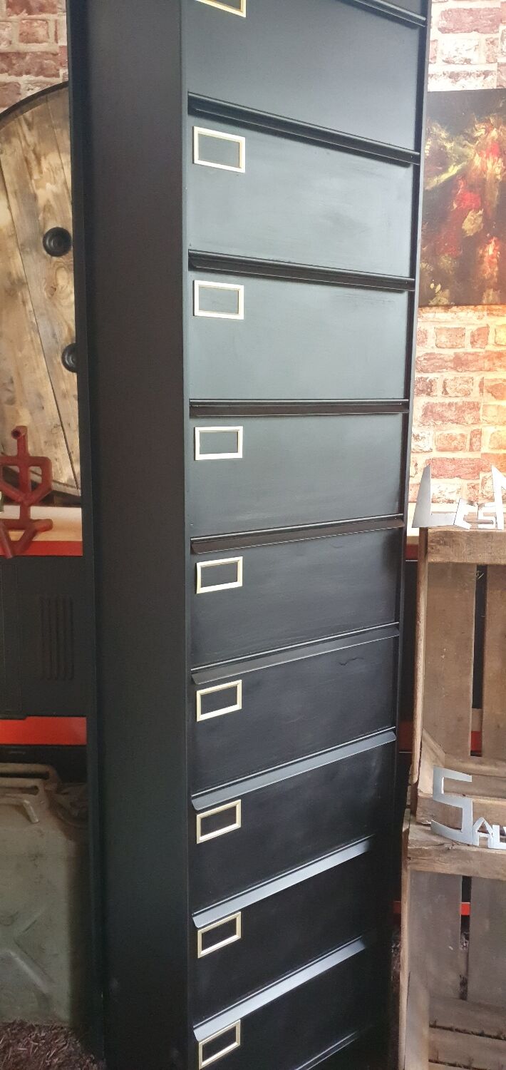 Industrial furniture with 10 metal flaps.