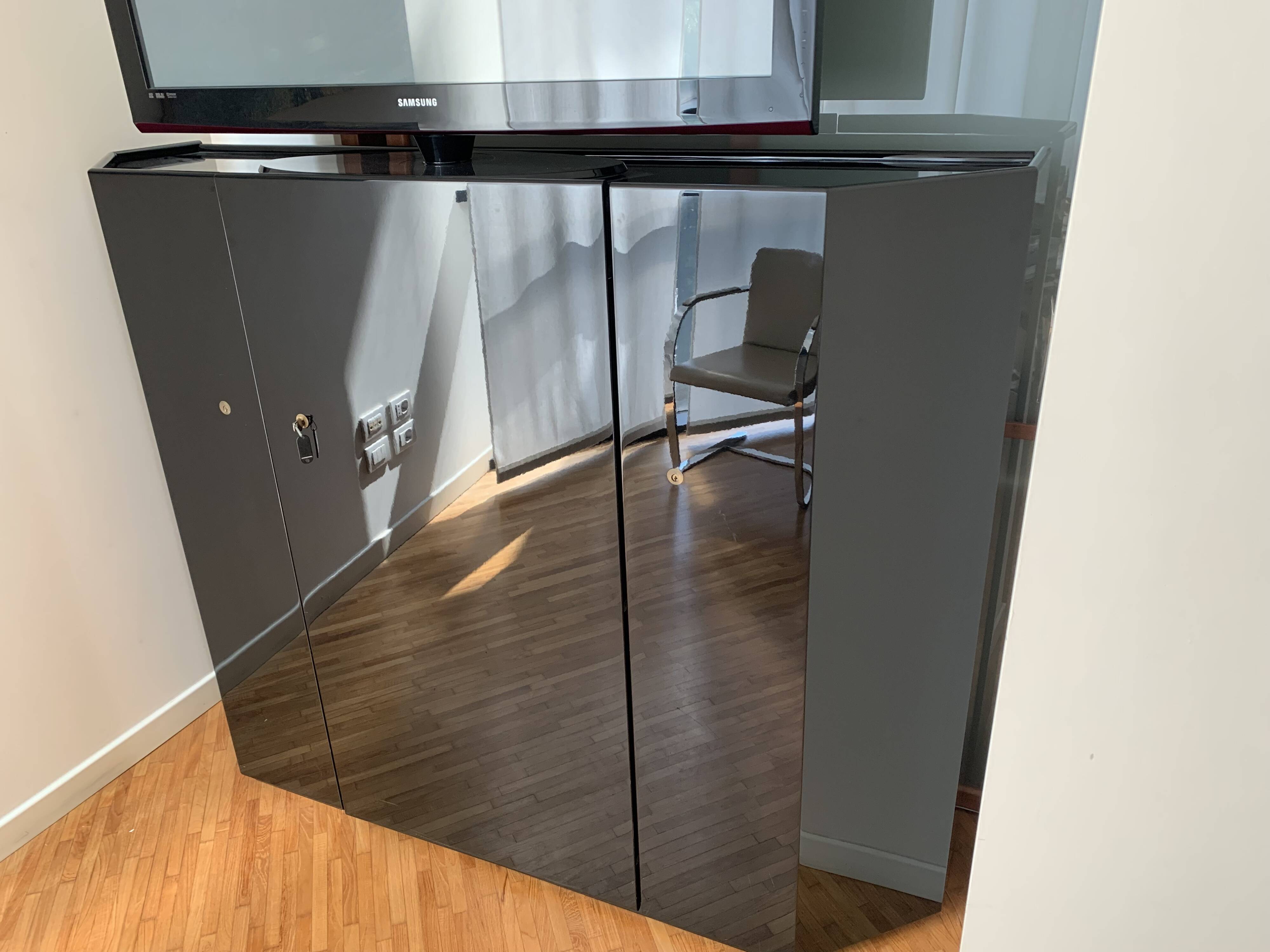 Black lacquered cabinet by Kazuhide Takahama for Cassina, 1980